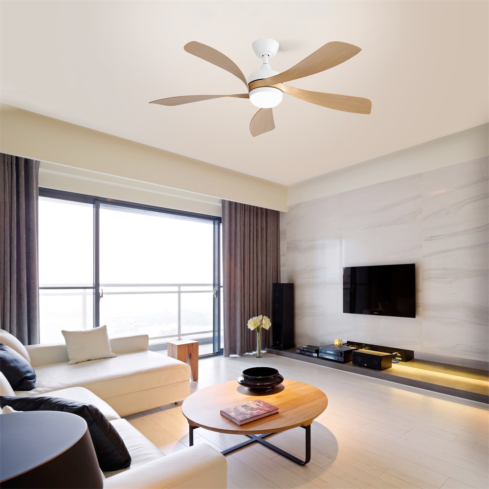Moderner Deckenventilator – 131 X 131 X 27 Cm – Geräuscharmer, Umkehrbarer Gleichstrommotor Mit Fernbedienung Und 18-w-led-beleuchtung – Weiß