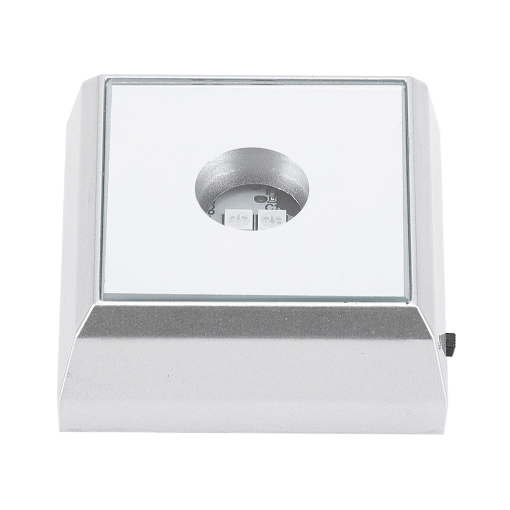 Quadratischer, Led-beleuchteter Sockel Zur Präsentation Von Acryl-kristallschmuck In Silber Mit Mehrfarbigem Licht