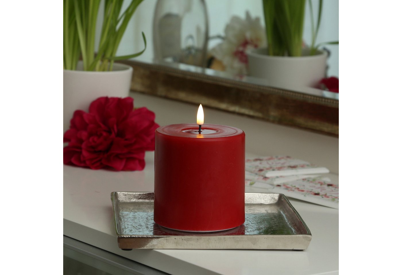 Deluxe Homeart LED-Kerze Mia Deluxe Echtwachs Wachsspiegel flackernd H: 10cm D: 10cm rot, LED Classic, warmweiß (2100K bis 3000K) Bild 5