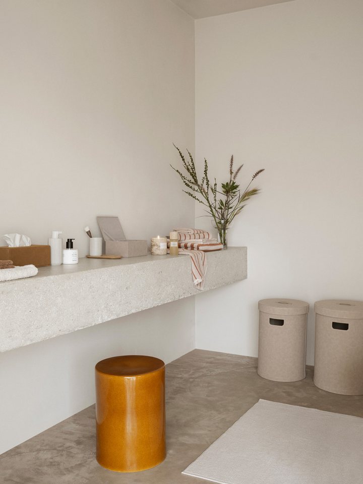 blomus Seifenspender -KUA- Spender, Flüssigseifenspender: modernes Design im Badezimmer, Recyceltes Polyresin, Nachfüllbar, 300ml Volumen, Anton Björsing Bild 5