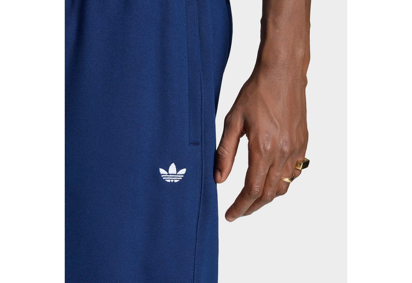adidas Originals Sporthose ESS OPEN PT sportlicher Stil, normal-weite Passform, ohne Verschluss Bild 3
