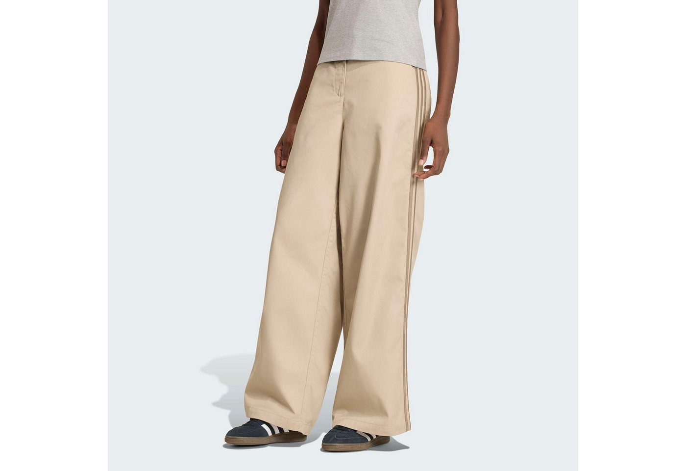 adidas Originals Sporthose TAILORED PANT mit Nadelstreifen, aus gewebtem Twill, locker geschnitten