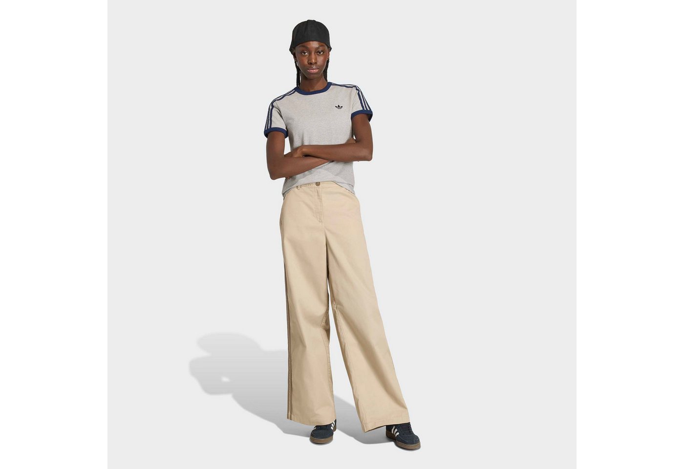 adidas Originals Sporthose TAILORED PANT mit Nadelstreifen, aus gewebtem Twill, locker geschnitten Bild 2
