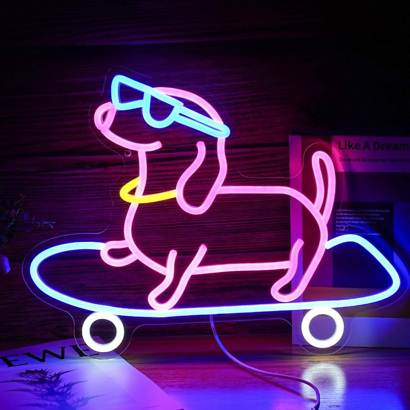 Led-leuchtschild In Form Eines Skatenden Hundes, 40,5 X 32 Cm