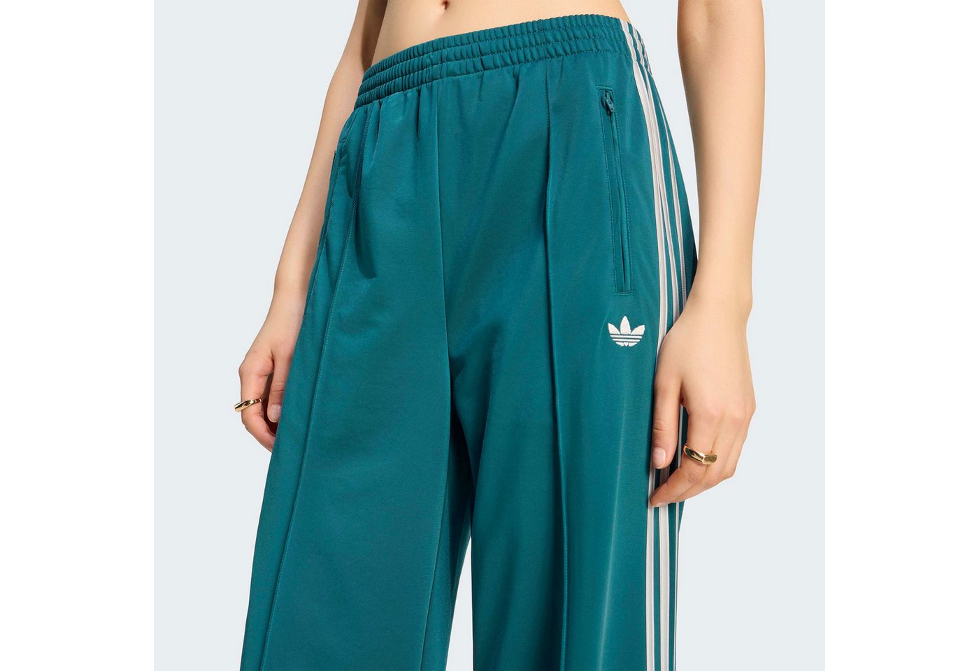 adidas Originals Sporthose FIREBIRD LOOSE Sporthose für Erwachsene, sportlicher Stil Bild 2