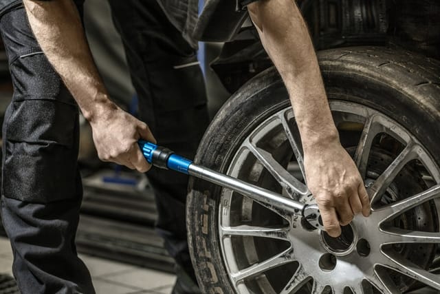 Högert Drehmomentschlüssel links / rechts mit 72 Sperrklingen, 1/2 Zoll - 40 - 220 mm