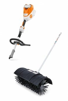 STIHL KMA 120 R mit KB-KM Kehrbürste
