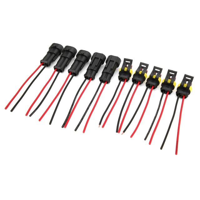 Set Aus 5 Wasserdichten Elektrischen Steckverbindern 1p, 2p Und 3p Mit 2p-kabel.