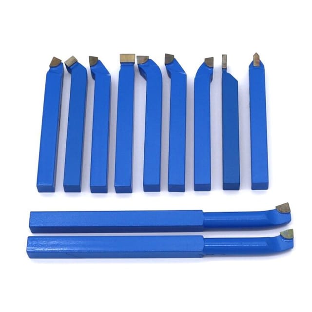 Set Aus 11 Teilen Gelöteten Drehmeißeln, Hartmetall-drehmeißeln, Gelöteten Werkzeugspitzen, Bohrern Und Anderen Schneidwerkzeugen, Verpackt In Einer Holzkiste (8 Mm).