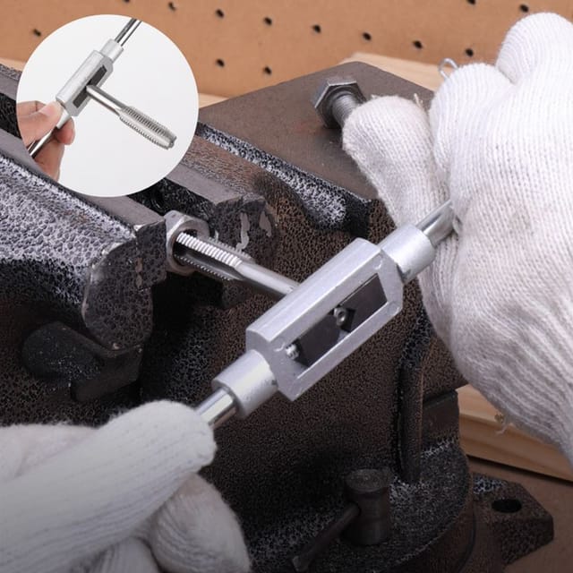 Metallkoffer Mit 32 Gewindebohrern Und Schneideisen