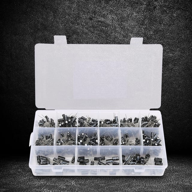 Set Mit 15 Gängigen Elektrolytkondensatormodellen, 0,1  Μf 50 V - 470 Μf 16 V, 540 Stück In Einer Sortierbox.