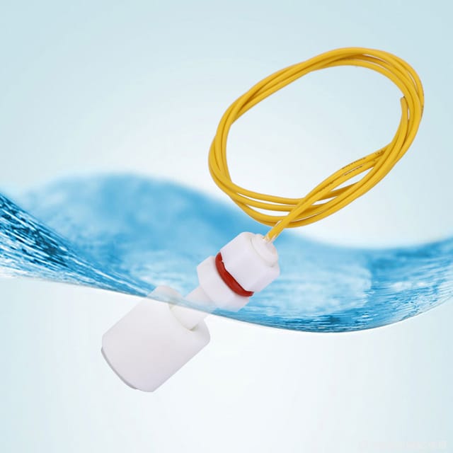 Konvolut Von 5 Weißen P3508-teilen Zu Verkaufen. Korrosionsbeständiger Pp-flüssigkeitsstandschalter, Kunststoff-schwimmerschalter, Wasserstandssonde, Wasserstandsregler, Alarmschalter.