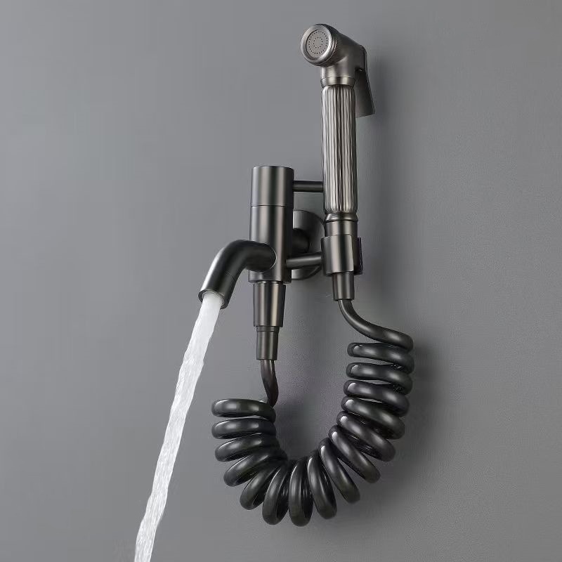 Hochdruckreinigungsset Für Waschbecken, Spülbecken Und Toiletten, Bestehend Aus Einer Wasserpistole Und Einem Goldfarbenen Titan-armaturenblock Mit Gekreuzten Kanten, Sowie Einem Passenden Set Für Bal