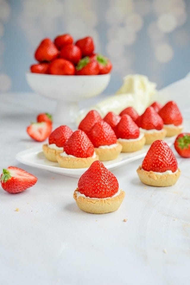 Schneider GmbH Backform 12 x für Petits Fours Tartes Desserts Eierquiche Törtchen °35mm