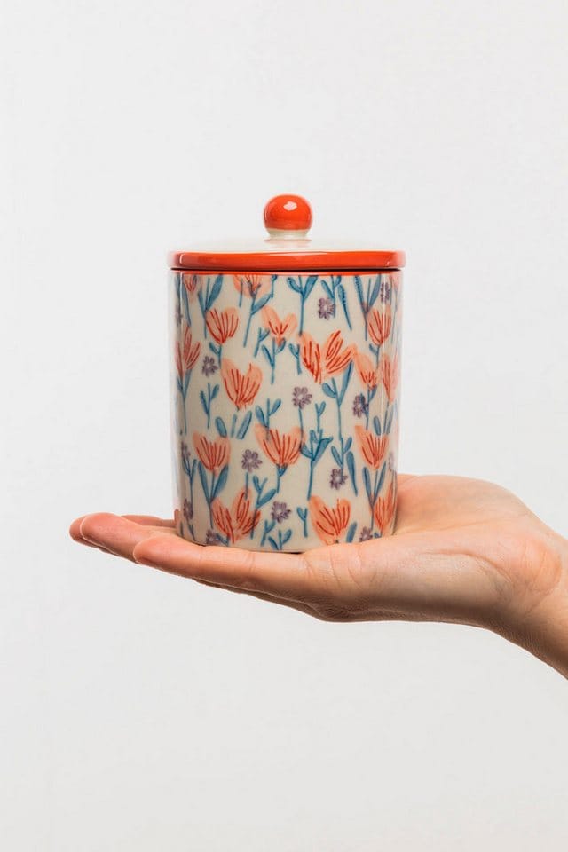 Tranquillo Badorganizer Steinzeug Dose DOUCEUR FLORALE Ø8x12 cm spülmaschinengeeignet (Einzelartikel (kein Set), Einzelartikel, kein Set), Dekorative Aufbewahrungsdose mit Deckel im floralen Design
