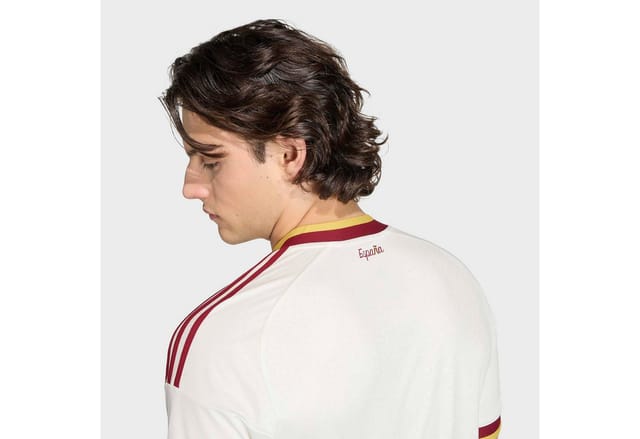 adidas Performance Fußballtrikot RFEF A JSY mit schmalem Schnitt, mit Climacool Technologie