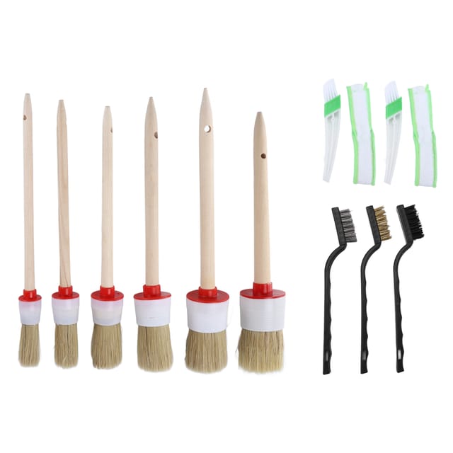 Set Aus 13 Wiederverwendbaren Und Flexiblen Autoreinigungs- Und Pflegebürsten Zum Waschen, Wachsen Und Abstauben.