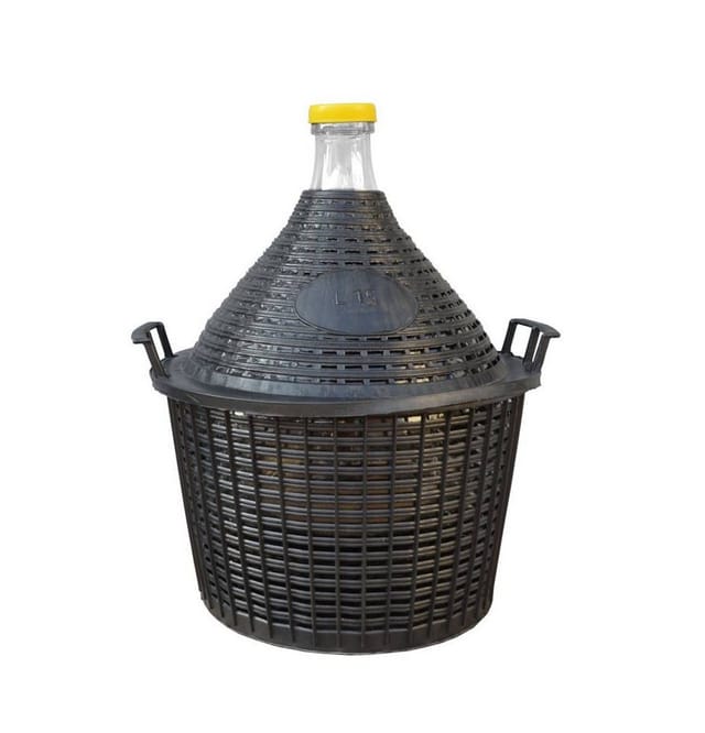 Glasballon im Schutzkorb
