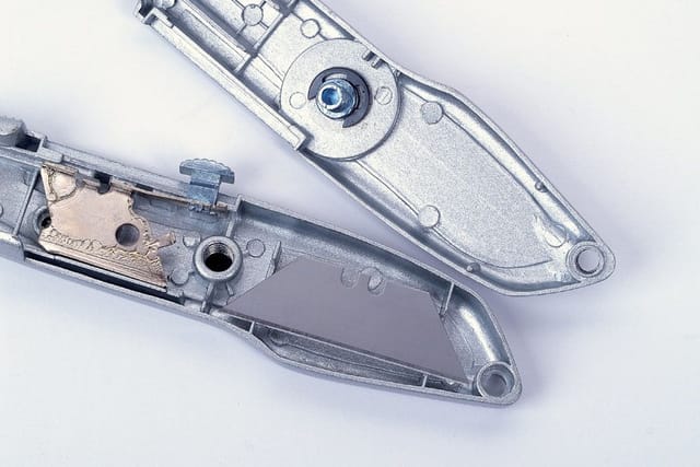 Wolfcraft Cuttermesser inkl. 1 Ersatzklinge Metallgehäuse