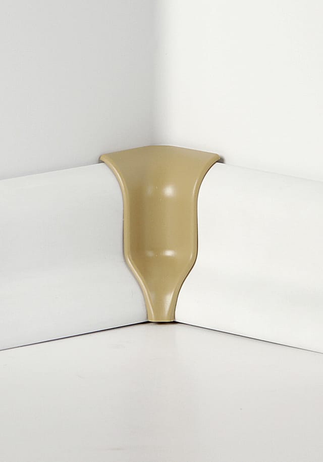 Classen Innenecke für FUXX-Leiste foliert 20 x 40 mm erle Schiffsboden