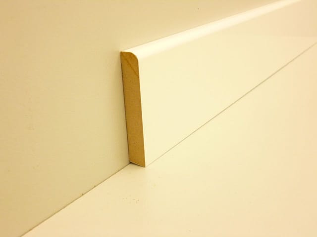 B.S. Bauprogramm Sockelleiste 260 cm 58 x 10 mm Weiß hochglanz