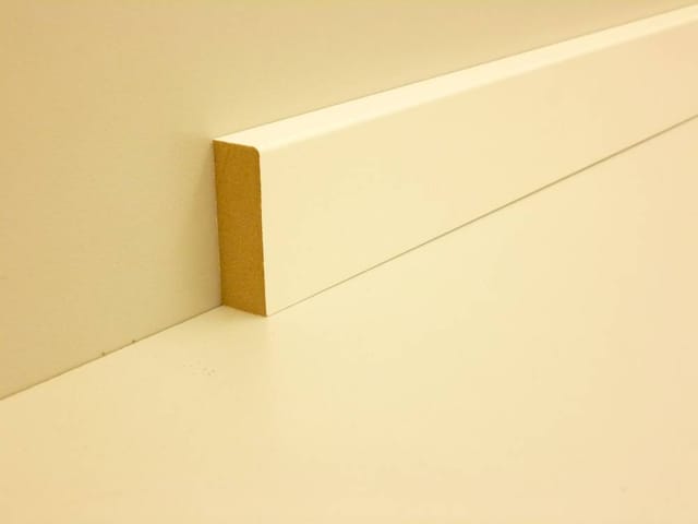 B.S. Bauprogramm Sockelleiste 250 cm 40 x 14 mm weiß