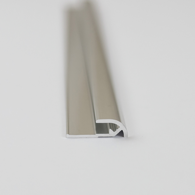 Breuer Profil Abschluss rund 2,3x0,7x210 cm, alu chromeffekt