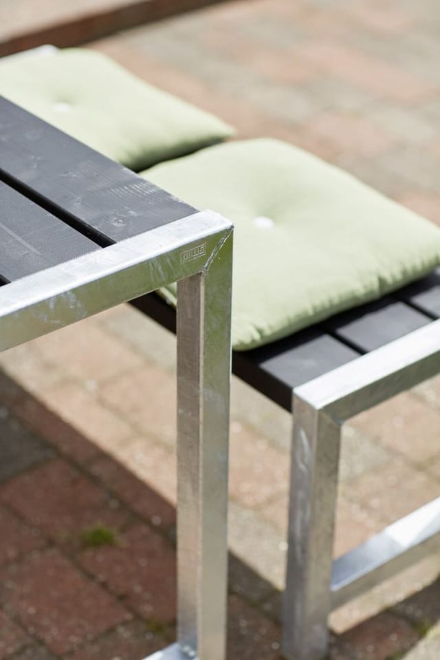 Plus Cafegarnitur Tisch und 2 Bänke RAL 9005 Schwarz