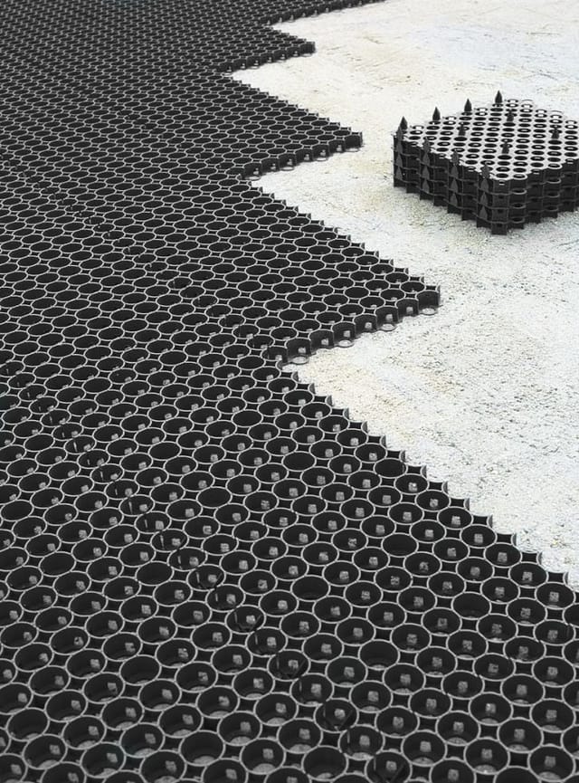 Gutta Rasengitter 50 x 50 cm schwarz 116 Stück Palettenabnahme