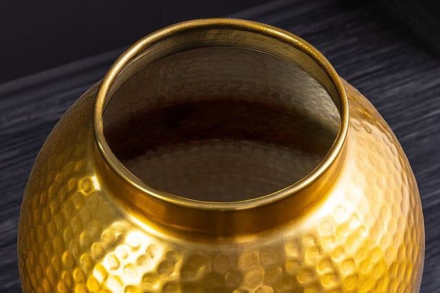 riess-ambiente Bodenvase ORIENT M 50cm gold · große Dekovase für getrocknete Blumen/Pampasgras (Einzelartikel, 1 St), handmade · Hammerschlag Design · Metall mit Patina · Wohnzimmer
