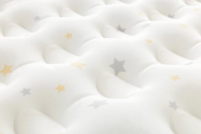 INTEX Kinder Luftbett KidzTravel mit Pumpe und Tasche Reisebett 107x168 Matratze beige