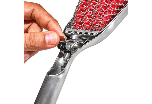 OXO Good Grips Grillbürste Hot Clean, langlebige Edelstahlspulen mit flexiblem Silikon