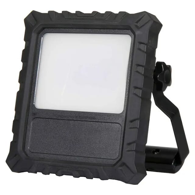 Voltolux LED-Strahler (1.600 lm, 4.000 K, L x B x H: 22,46 x 15,78 x 5,77 cm, IP54)