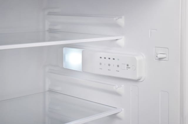 Telefunken Einbaukühlschrank 126L ohne Gefrierfach 88cm Nische Schlepptür EK88S134E