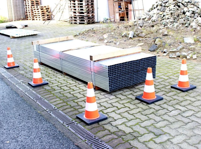 TRUTZHOLM 5x Verkehrskegel Schwere Ausführung Reflektionsstreifen 45cm