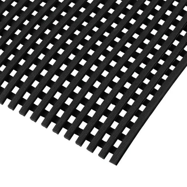 KARAT Antirutschmatte Adria Arbeitsplatzmatte für Nasszonen Witterungsbeständig Schwarz 120 x 600 cm