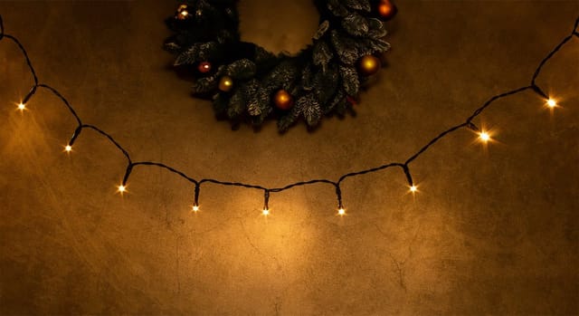 Spetebo LED-Lichterkette Außen Lichterkette warm weiß mit Timer 96 LED, Garten Deko Beleuchtung mit 8 Funktionen - Batterie betrieben