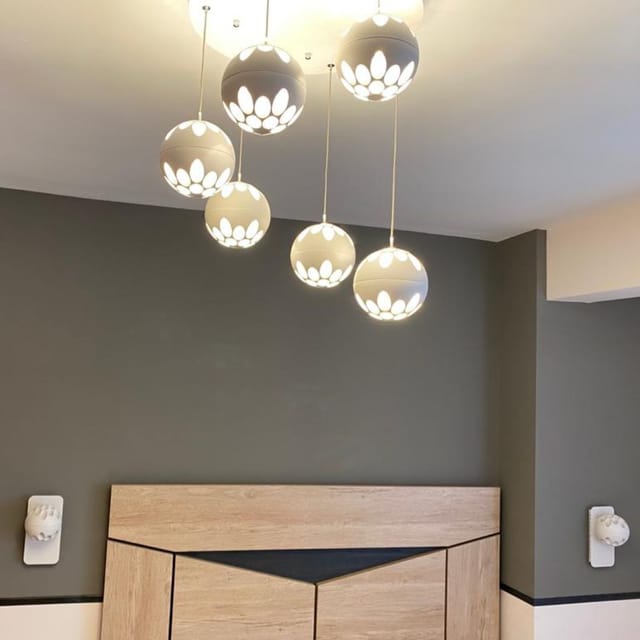 Led-pendelleuchte 6 Weiße Kugeln 6x7w 2700k