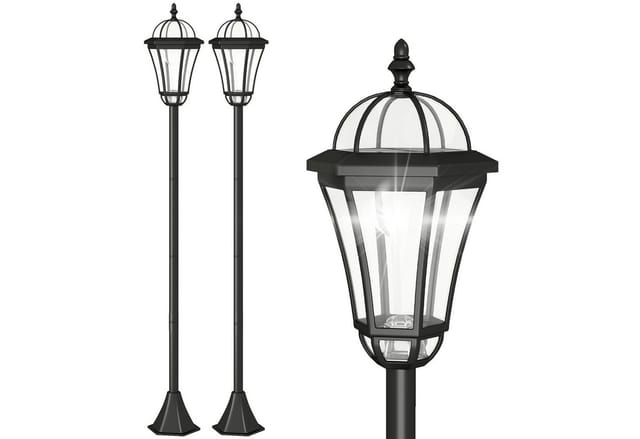 Outsunny Außen-Stehlampe Solar Gartenlaterne, 2er Set, 6 Stdn., ABS Schwarz, Solarbetrieb, wetterfest, LED, Weiß, Ø18.5 x H129 cm