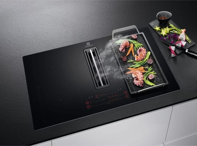 AEG Kochfeld mit Dunstabzug CCE84751CB, Powerboostfunktion, Bridgefunktion auf beiden Seiten