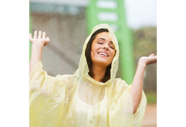 Relaxdays Regenponcho 15er Set PE Bunt Einweg 95 cm x 120 cm