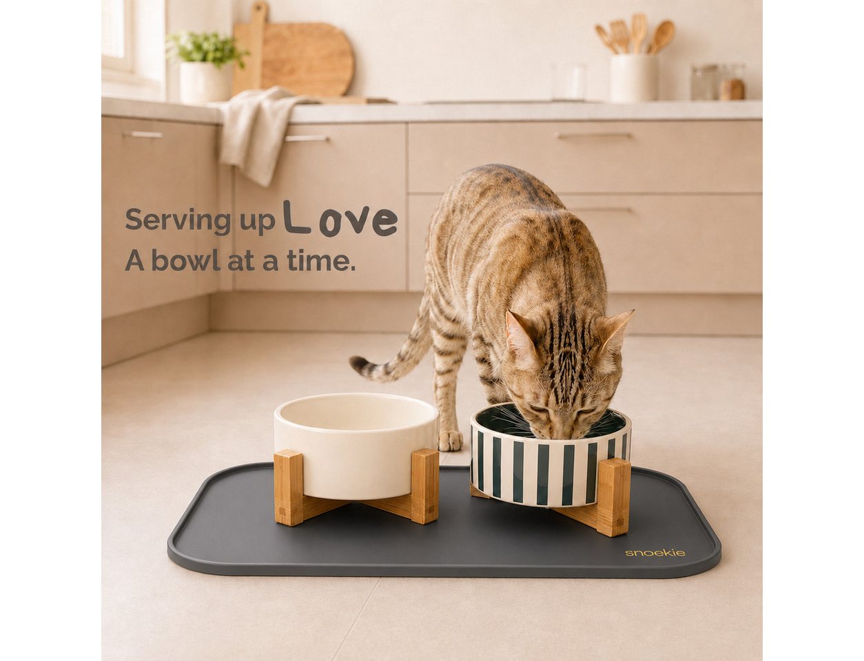 SNOEKIE Napfunterlage snoekie Napfunterlage für Katzen und Hunde, Silikon Futtermatte, wasserabweisend, rutschhemmend, flexibel, Anti-Verschütt-Rand Bild 5