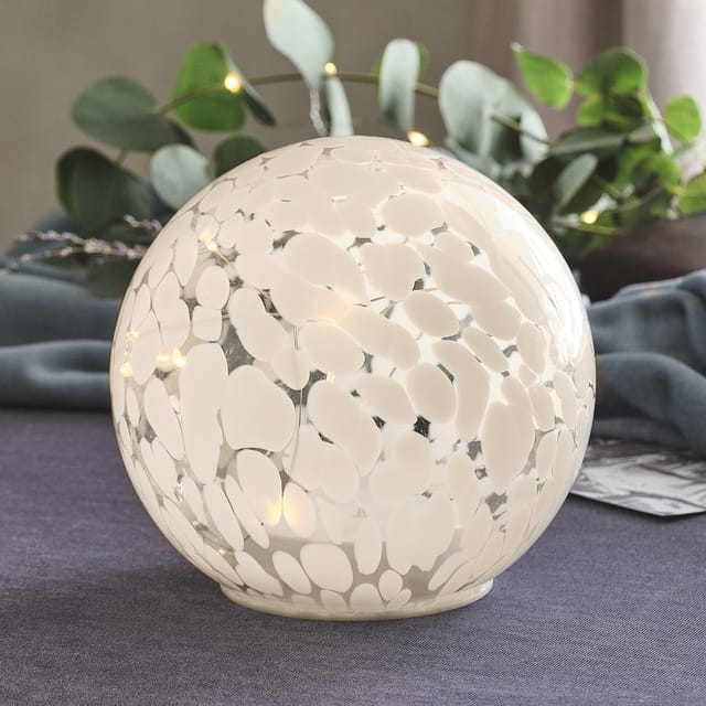 15 cm große LED-Glaskugel mit Timer aus Konfetti-Glas
