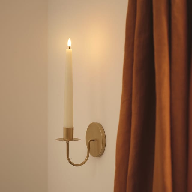 2er Set TruGlow® LED-Stabkerzen mit Wandhaltern & Fernbedienung