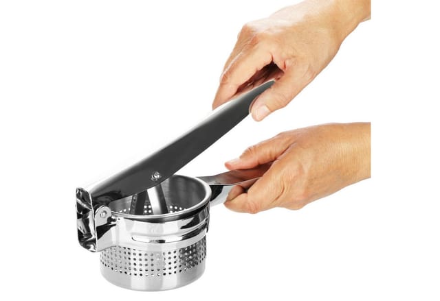 com-four Kartoffelpresse Kartoffelpresse, ergonomische Handpresse für Kartoffeln (1 St), mit herausnehmbaren Siebeinsatz, ideal für Kartoffelbrei & Spätzle