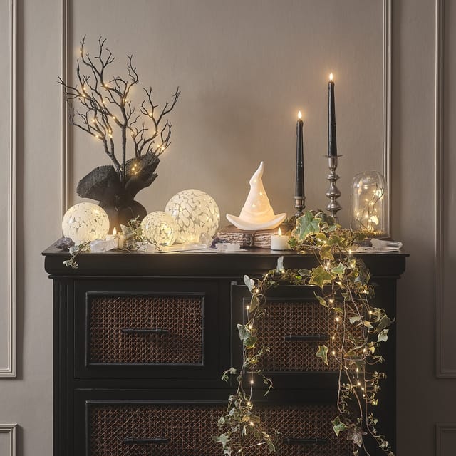LED-Glasglocke im Halloweendesign mit Geistern und Timer