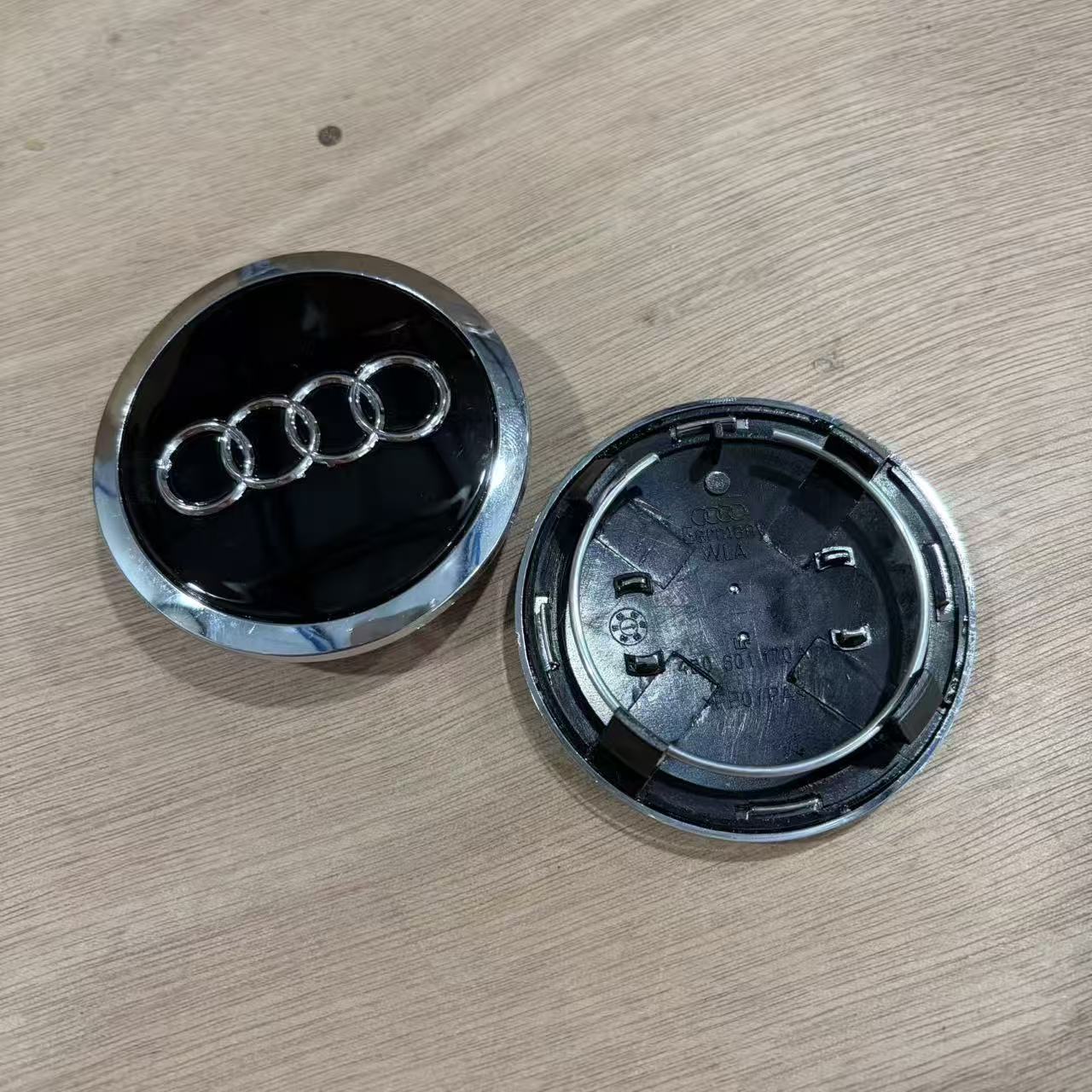 Satz Mit 4 Radnabenkappen (69 Mm) Für Audi A4l, A3, A6l, Q2l, Q3 Und Q5l, Felgenmittenemblem, Dekorative Radkappen, 4 Stück, Schwarz