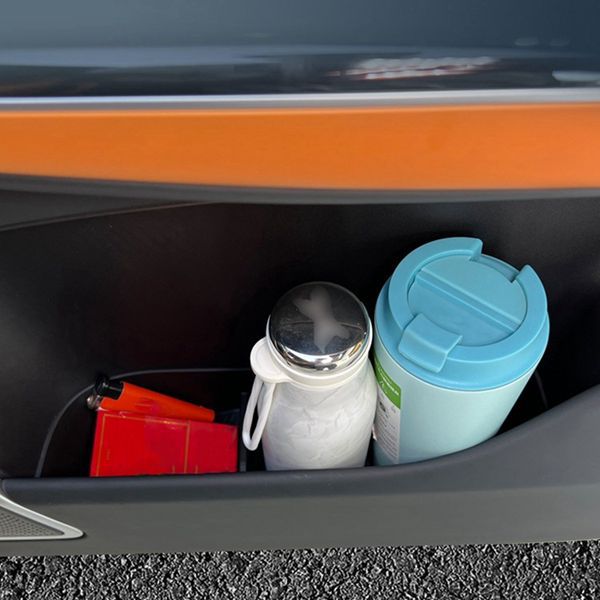 Staufächer In Den Vorderen Und Hinteren Türen Des Xpeng G9, 22 Bis 24 Cm