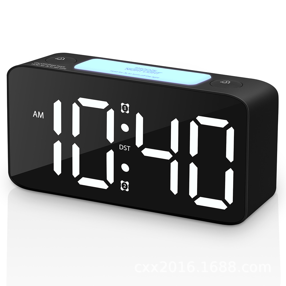 Extra Lauter Wecker Für Tiefschläfer, Digitaluhr Mit 7 Farbigen Nachtlichtern, Einstellbarer Lautstärke, Dimmer, Usb-ladegerät