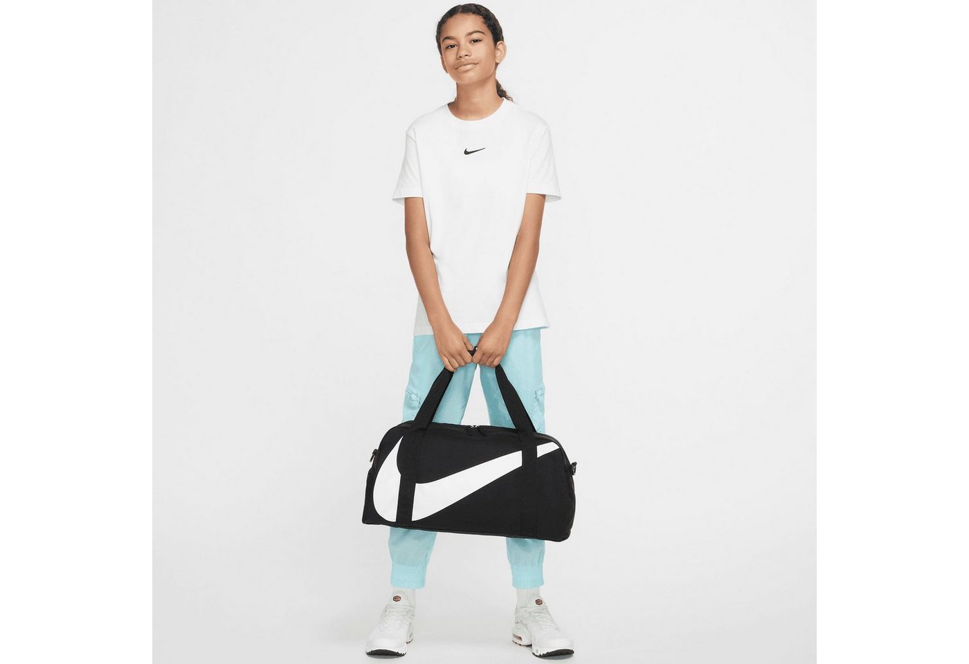 Nike Sporttasche Y NK GYM CLUB - SP23 BLACK/BLACK/WHITE
